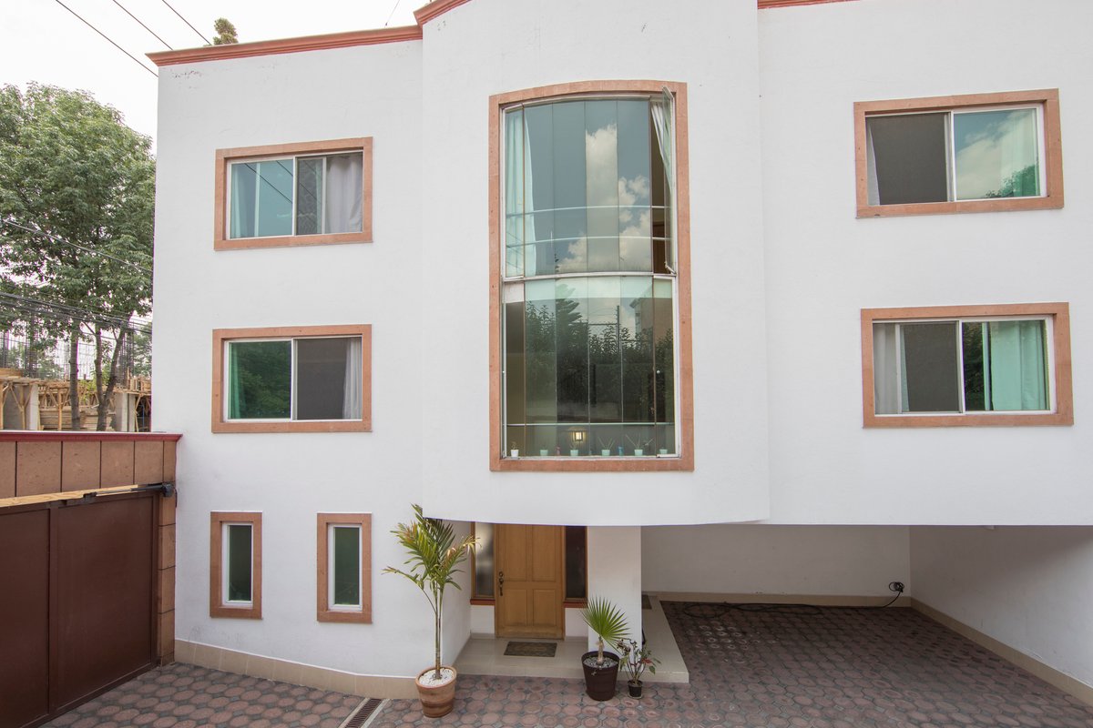 Linda Casa Para Grupos En El Mejor Barrio De CDMX.