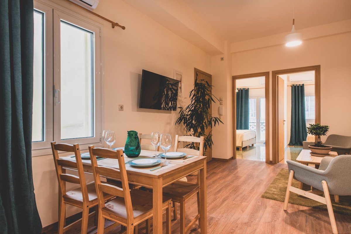 Luxury apt with Acropolis view Terrace and Jacuzzi gallery image 4