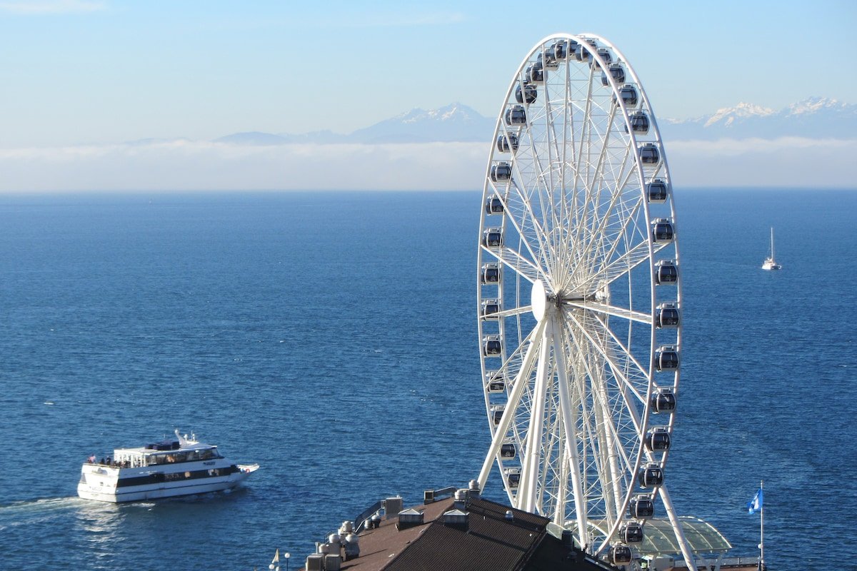 Stunning Water Views! Harbor Steps~~Best Location! gallery image 5
