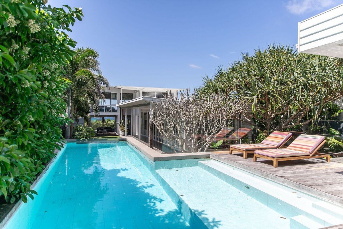 Seabreeze on Sunshine Beach gallery image 5