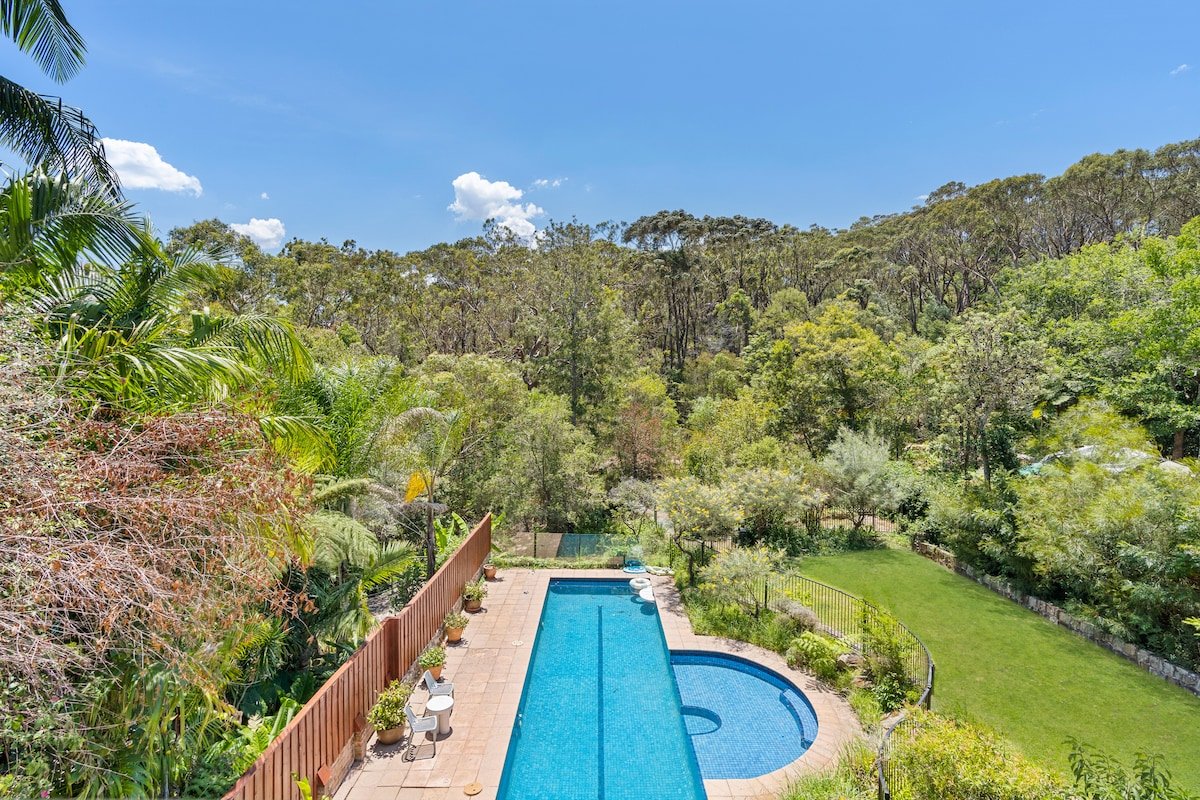 Poolside oasis – outdoor living at its best gallery image 2