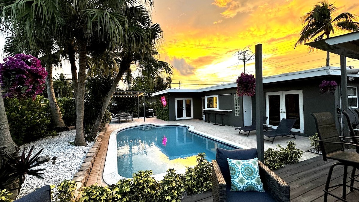 Escape to Tropical Oasis w/ Heated Pool+Cabana Bar gallery image 3