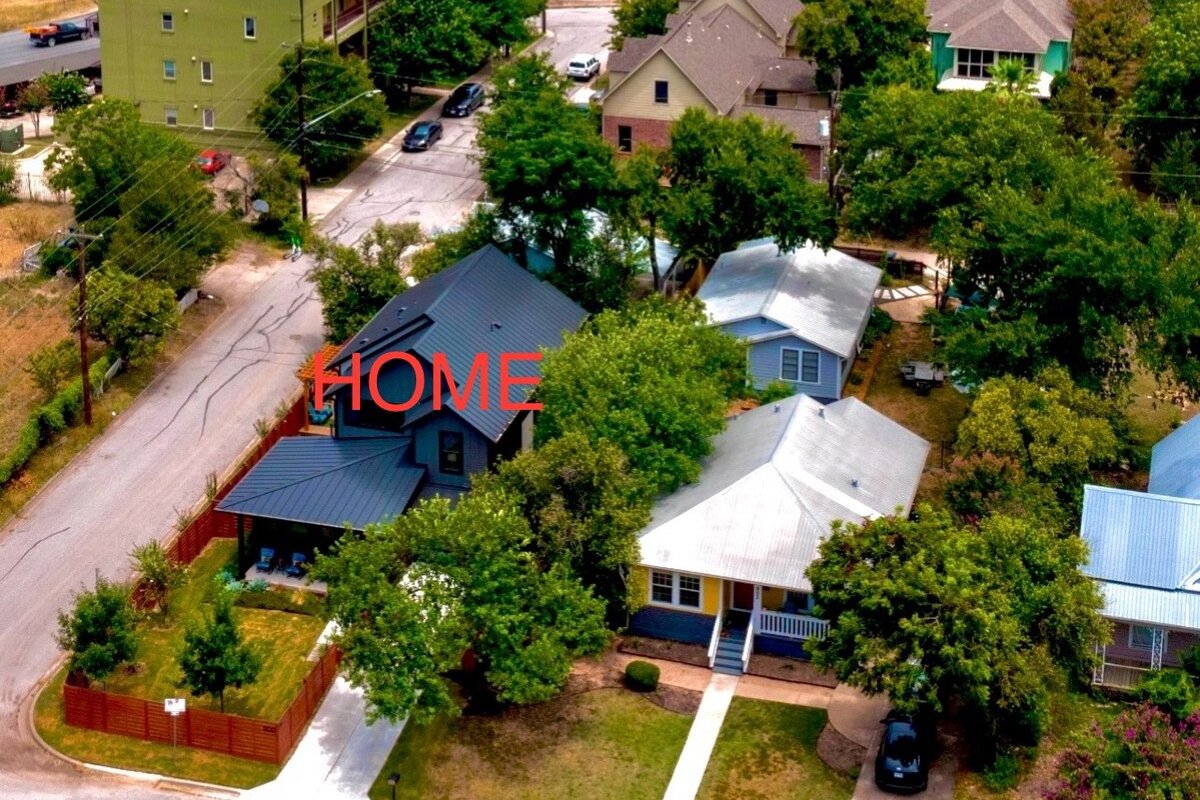 Downtown Tranquillity-HotTub+Games+BBQ+FreeParking gallery image 3