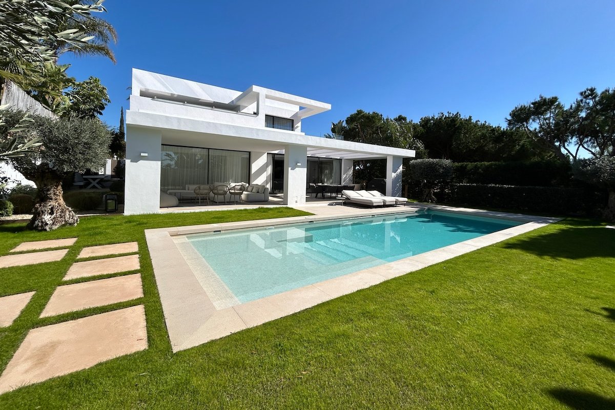 Stunning Luxury Villa in Marbella – heated pool