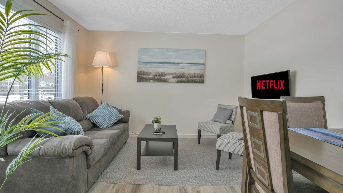 3BD River Heights Gem | Fenced Yard | Near Parks gallery image 4