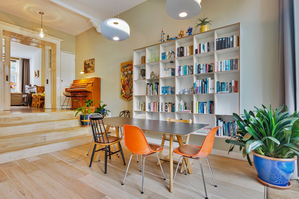 Bright spacious city house with lush garden gallery image 3