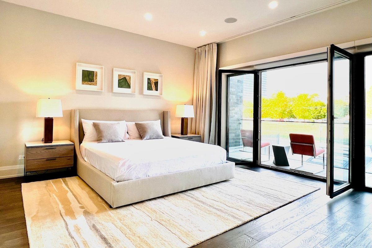 Modern 3BR with Private Rooftop & Free Parking gallery image 4