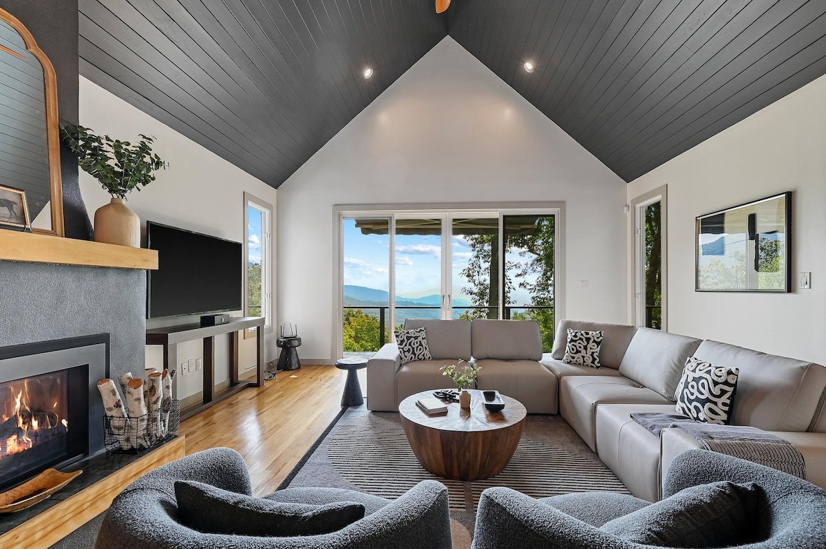 Five Bedroom Gameroom Hot Tub StarLink gallery image 3