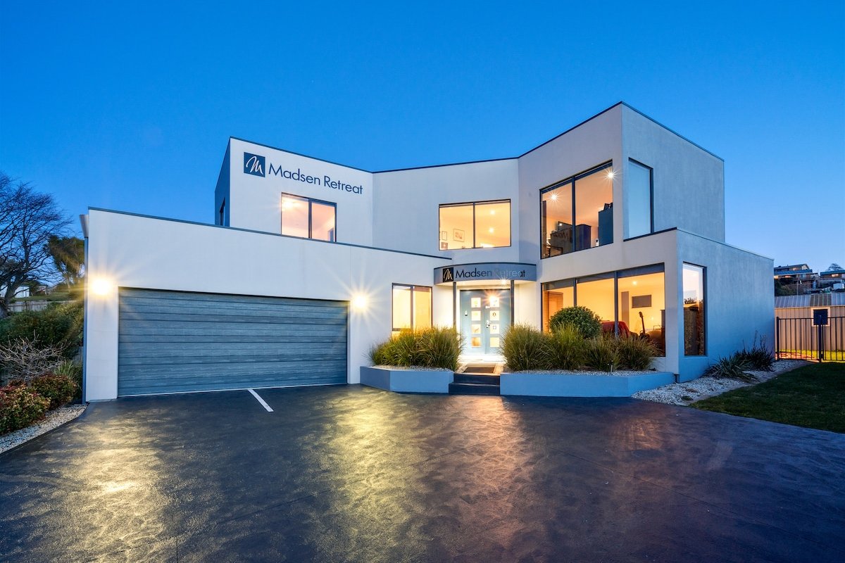 Madsen Retreat Whole First Floor Suite gallery image 2