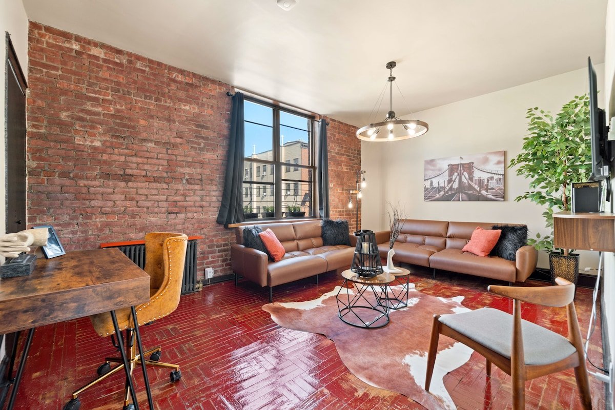 Bushwick Gem – Art-Infused 2BR w/ Rooftop gallery image 2