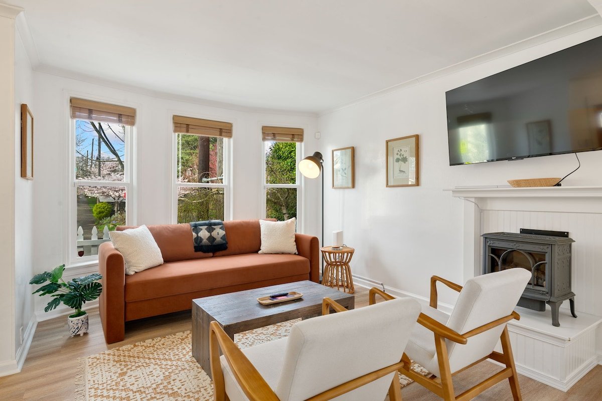 Modern & Warm City Oasis – Fire Pit gallery image 3