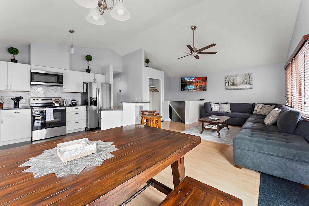 Modern, Luxury 6BR, Downtown w/all Events, Sports! gallery image 2