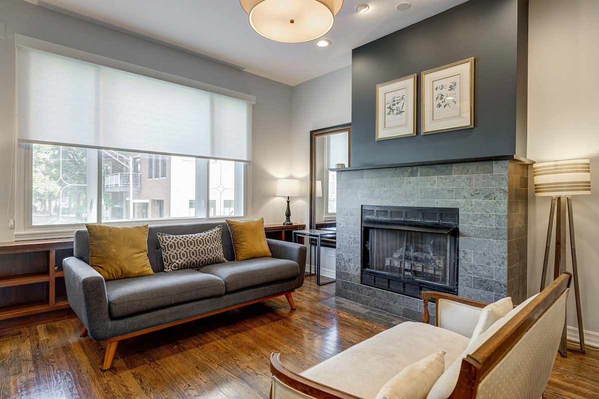 Spacious & Elegant Old Town Duplex gallery image 2