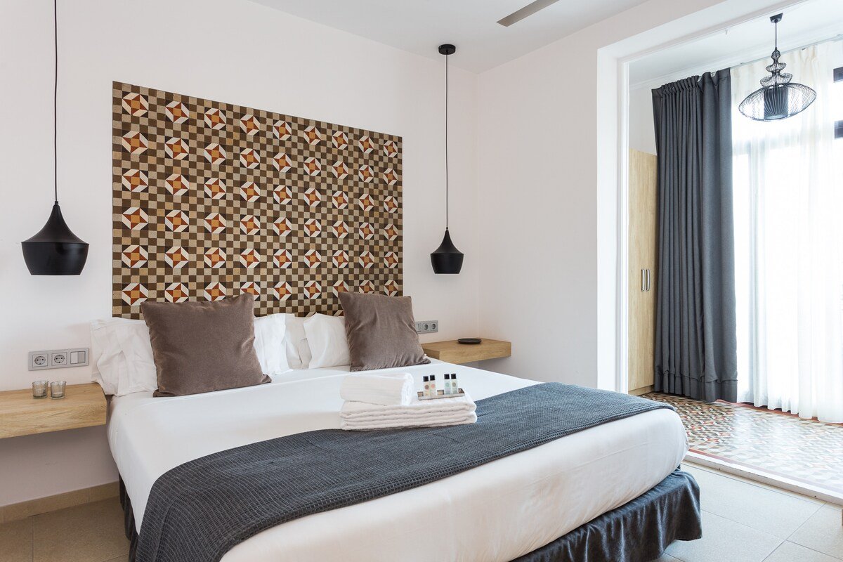 Superior Apartment with views to La Pedrera gallery image 3