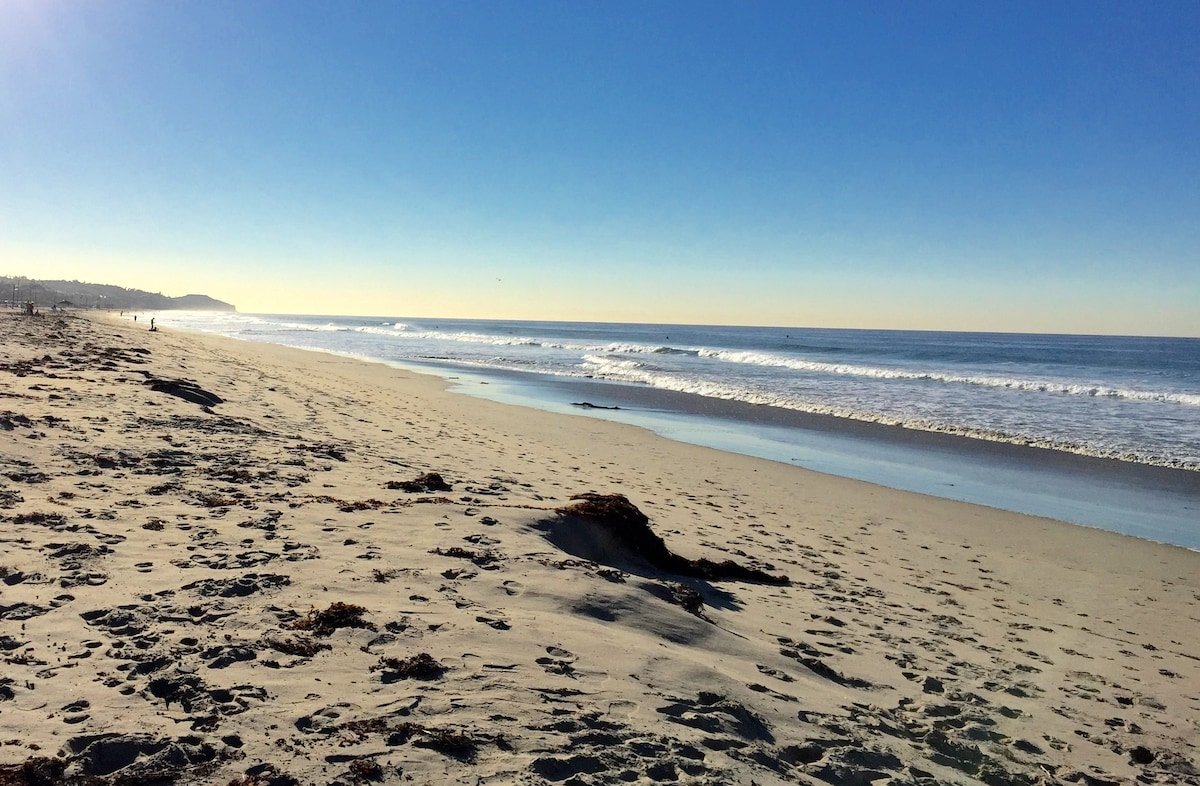 5 Star 4-Bdr. Beachside Escape: One Block to Zuma gallery image 5