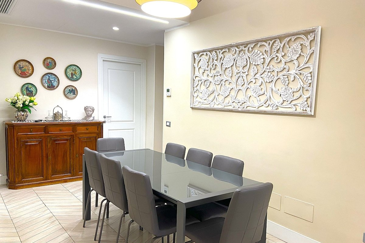 Trastevere Boulevard gallery image 2