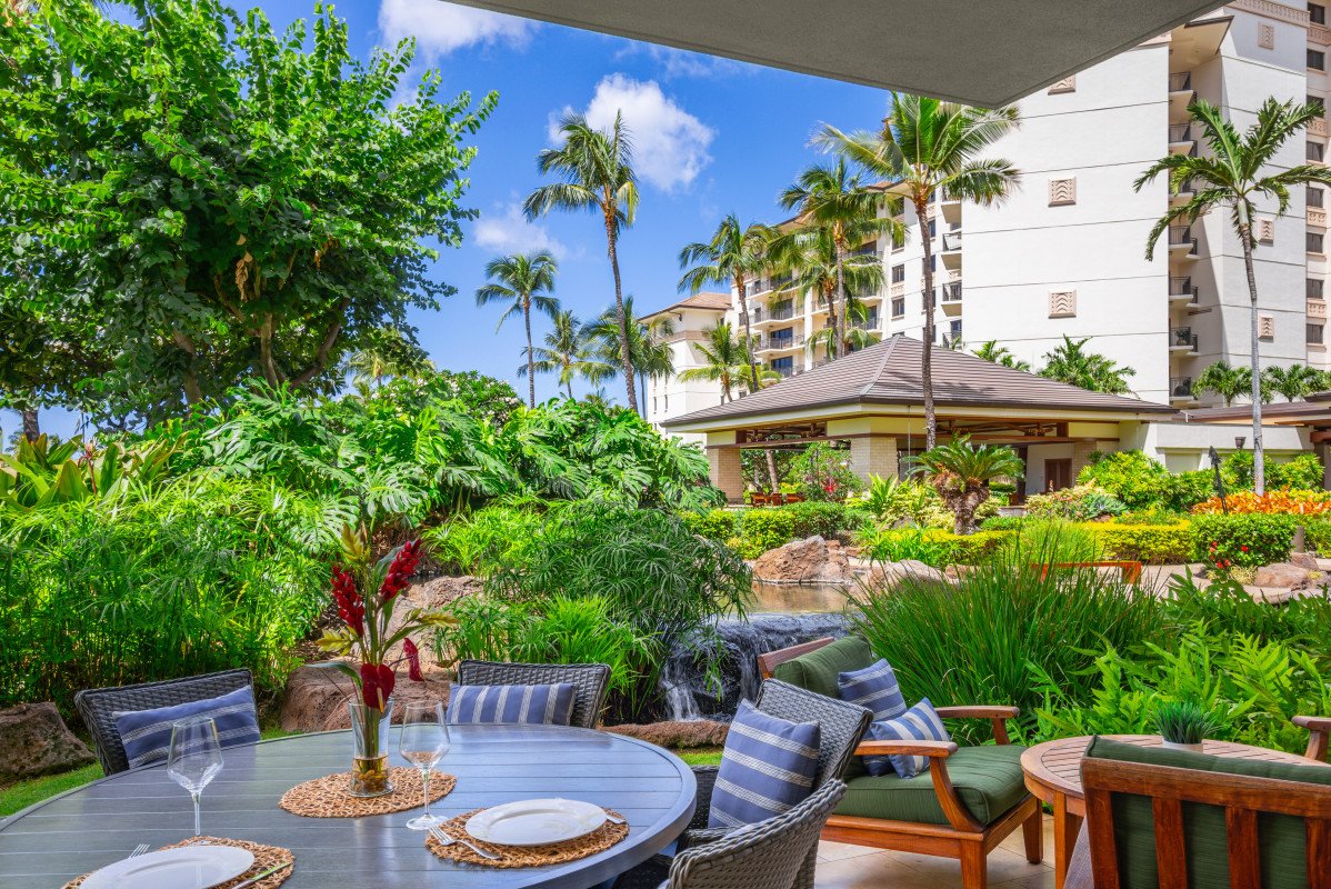 Hale Akaka Falls O-121 one of a kind luxury stay