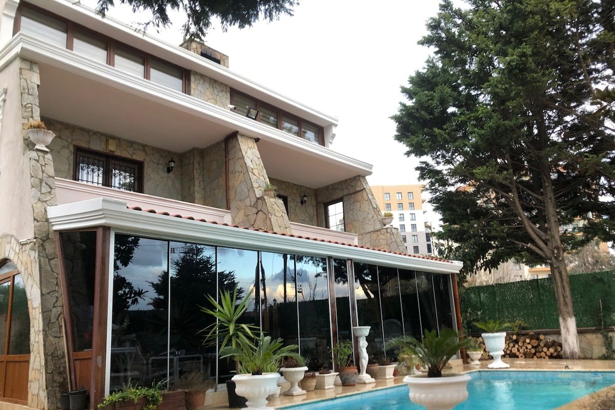 Isıtmalı Havuz ve Şelaleli Müstakil Villa gallery image 3