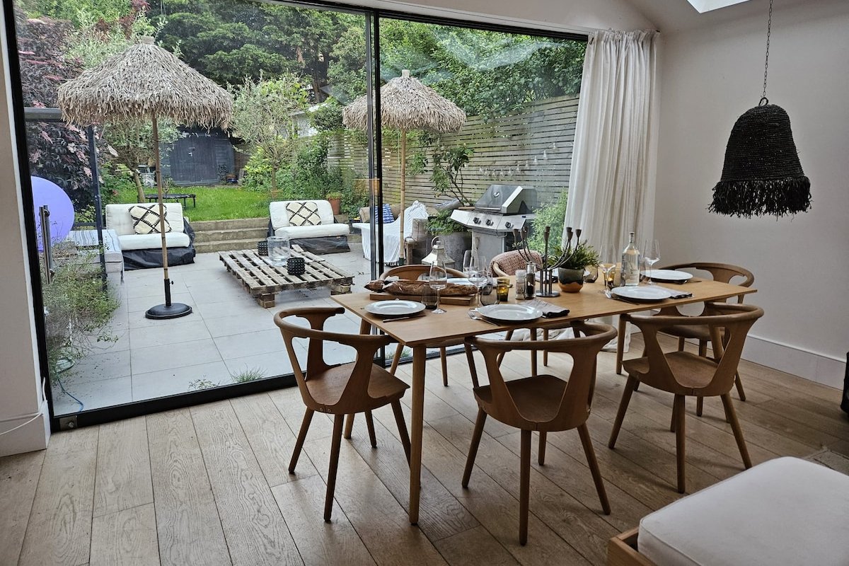 Entire flat in Greater London with large garden gallery image 5