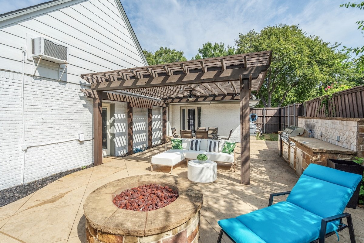 Villa Oasis | Heated Pool & Hot tub by RelaxSTR gallery image 3