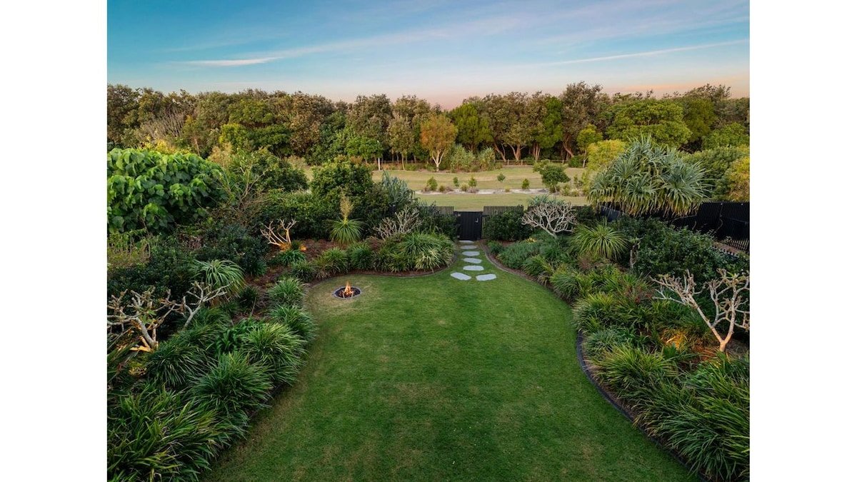 Oceans Echo- Opulent Beachfront home gallery image 5