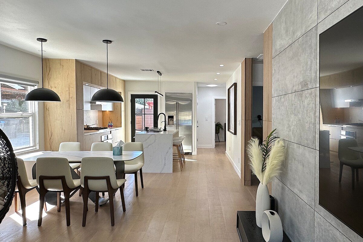 Upscale Modern House Near Mountain View Downtown gallery image 4