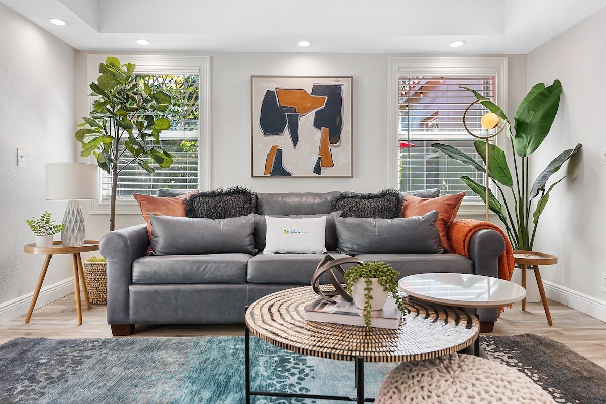 Coconut Cottage – Your Tropical City Escape gallery image 3