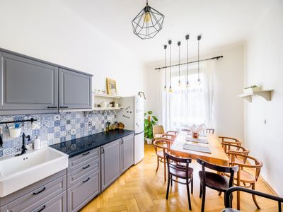 Harry Potter’s 4BR + 2.5BATH HUGE central apt