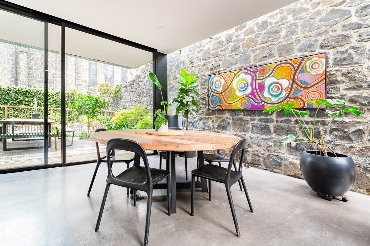 Luxury 4 Bedroom Family Home with Pool-Fitzroy gallery image 5