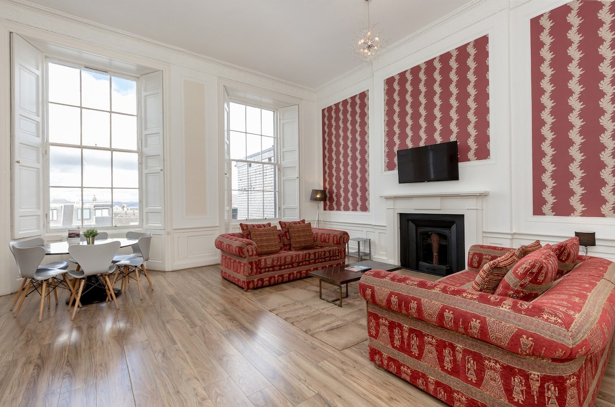 York Place City Centre 2 bedroom Apartment gallery image 3