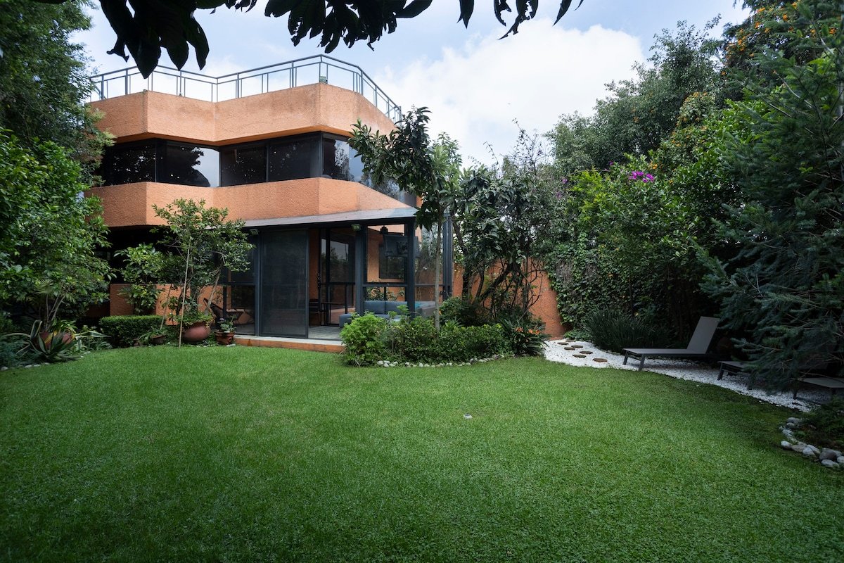 Luxury House 24/7 Security, Parking Garden Rooftop gallery image 2