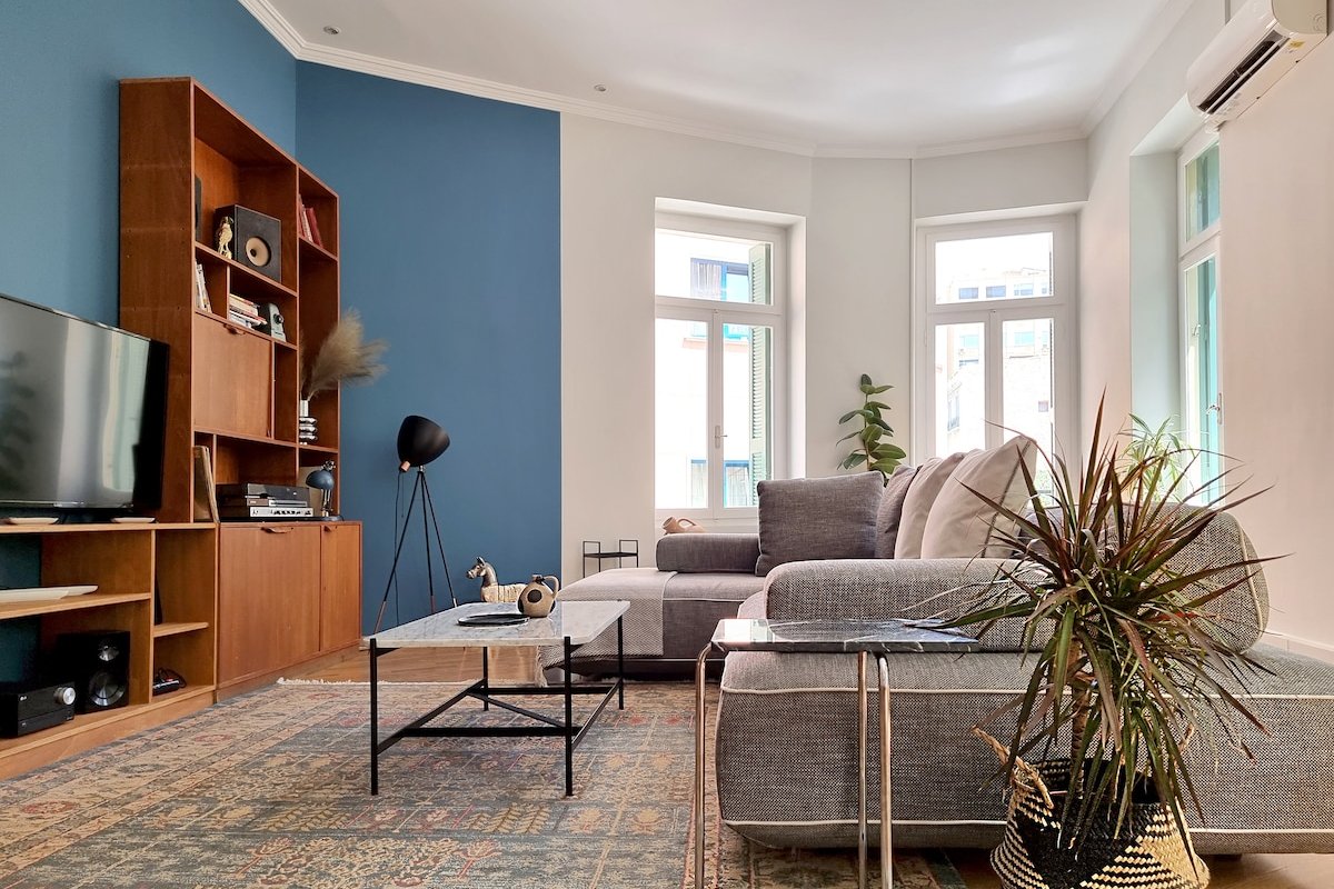 Stylish Neoclassical House in the Heart of Athens gallery image 4