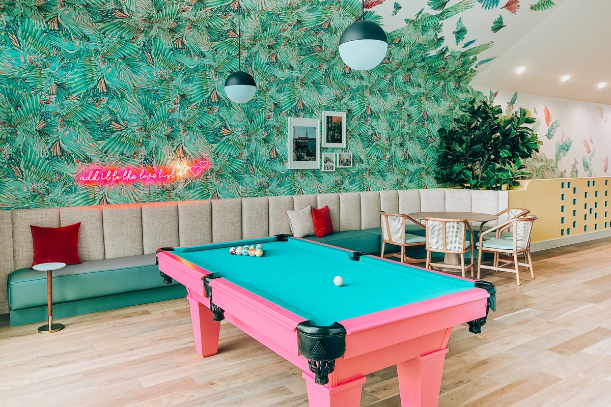 BRAND NEW ★ IG WORTHY, GIRLY PAD, W/ KARAOKE ROOM