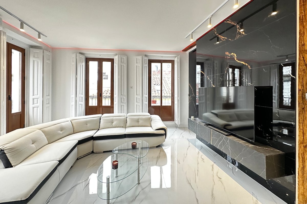 LUJO y Diseño con 10balcones en La Puerta del Sol gallery image 4