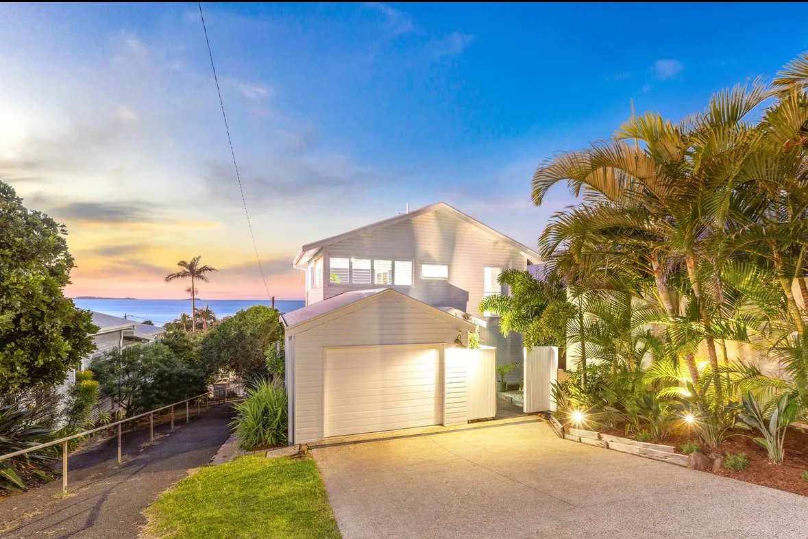 Salty Kisses: Stunning multi-family beachside home