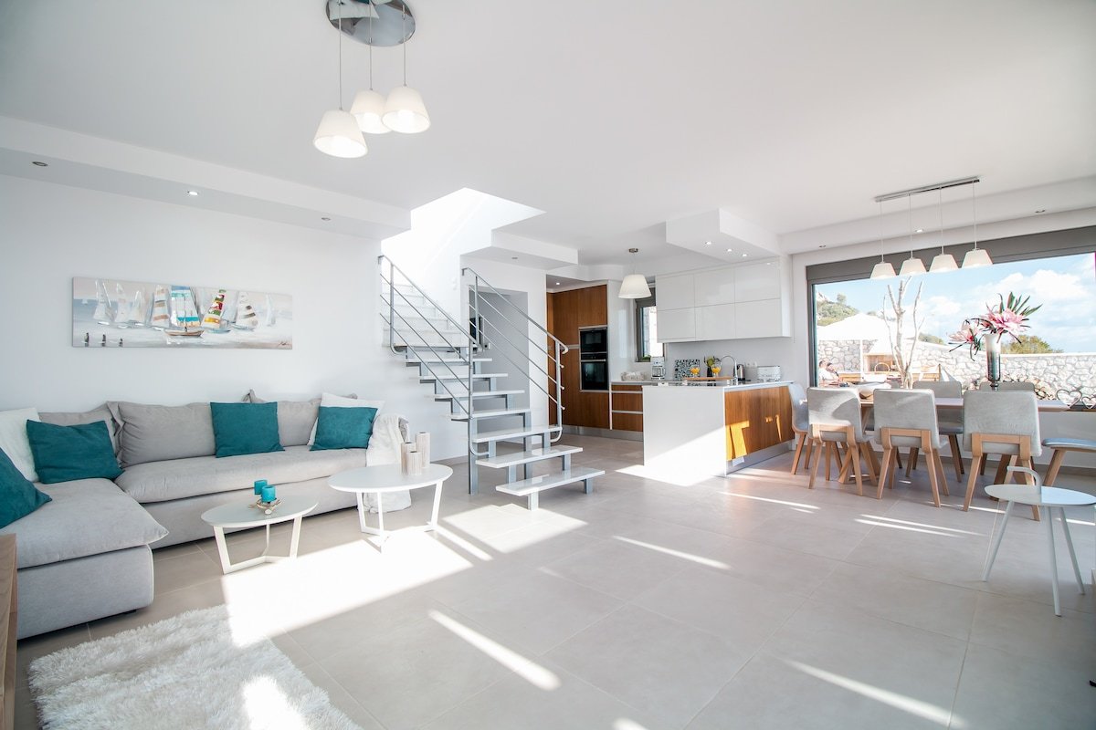 Francis Luxury Villa gallery image 5