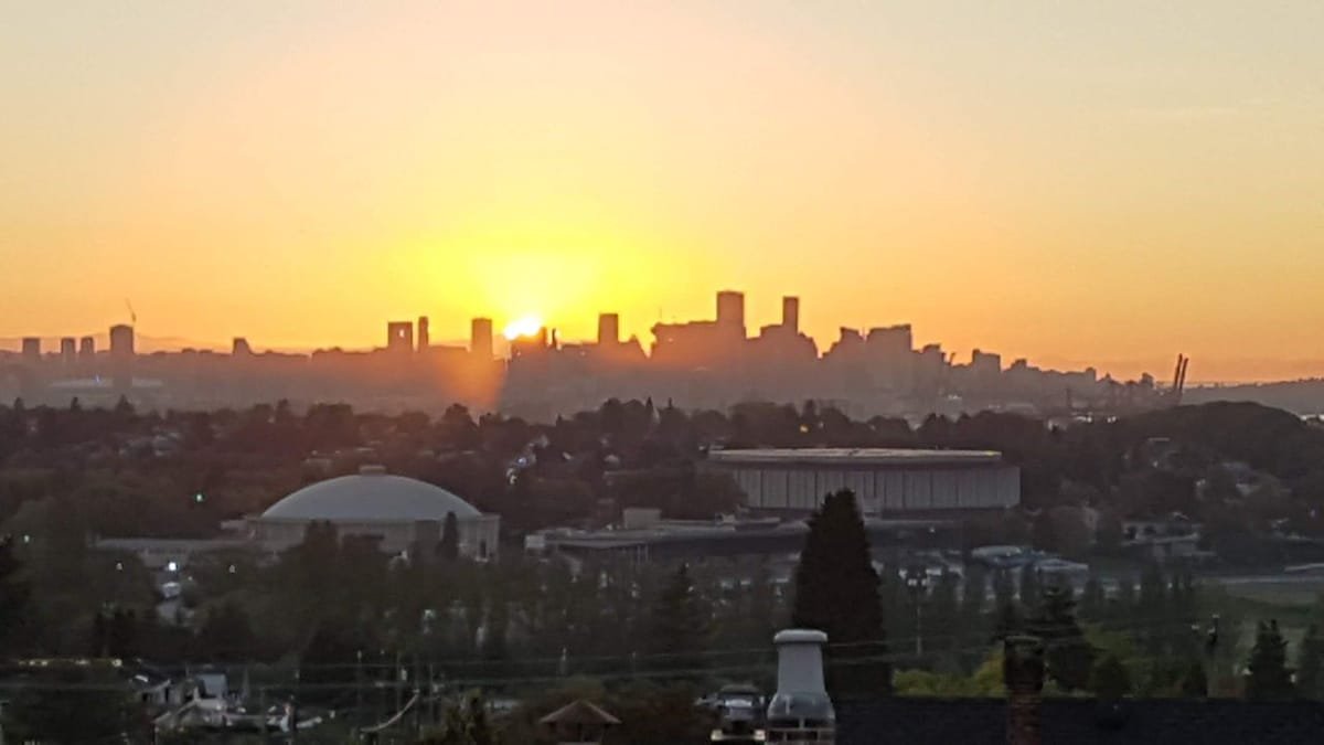 Modern 4 Bedroom Home – Huge rooftop patio gallery image 3