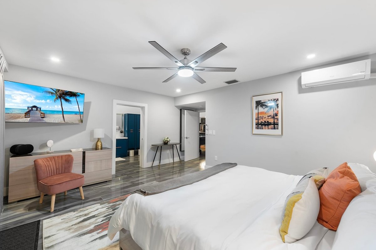 Best Bayfront View Villa with Heated Pool gallery image 3