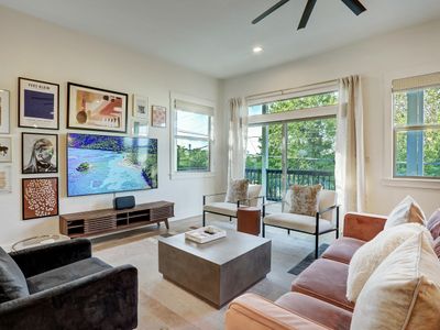 Bachelor(ette) Mansion | Heart of ATX | Sleeps 28