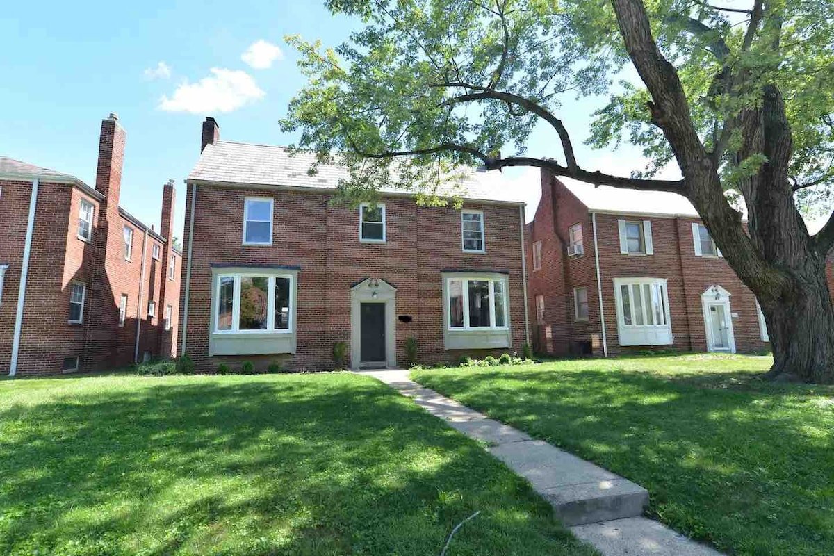 The Grand 4-Plex/All 4 Units/Hot Tub/Pets/Near OSU gallery image 2