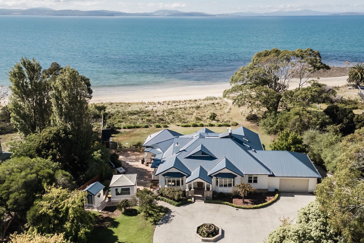 DUNE – Absolute Beachfront Luxury Estate with Spa