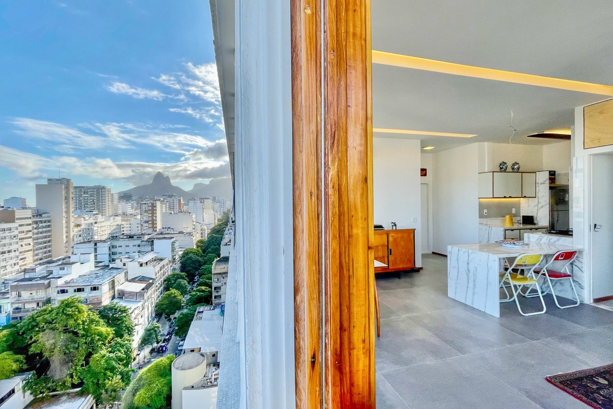 High-End 3 BRs Ocean View Design @ Ipanema Beach