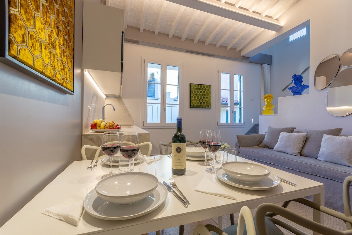 ‘NEW’ Art & Design Apt with Panoramic Terrace gallery image 4