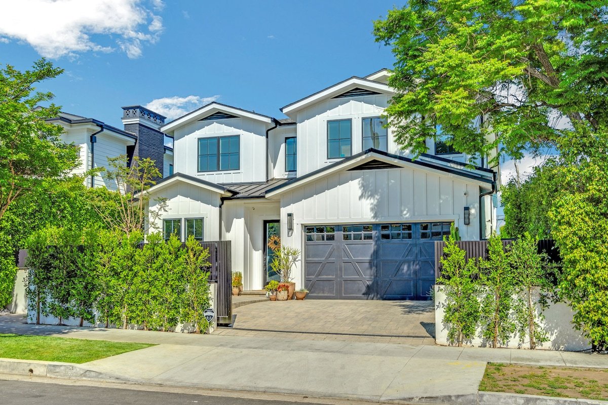 West Hollywood Executive Rental w/Pool, Spa & Gym gallery image 3