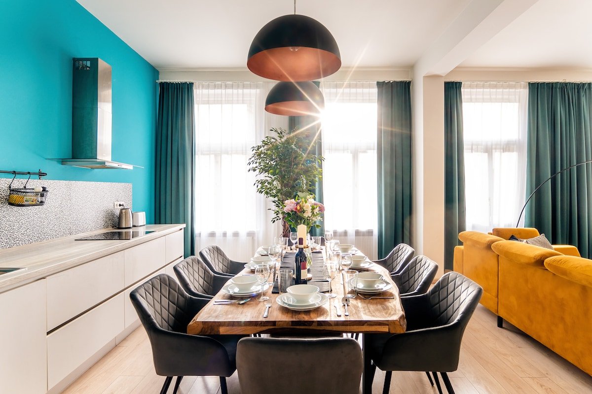 4BR+2Bath Amazing central apartment gallery image 2