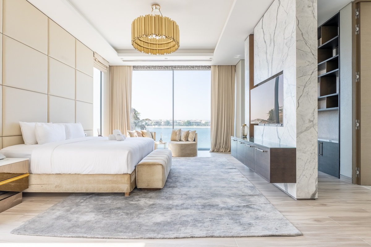 Ultra-Luxury 6BR Palm Villa – Private Pool & Beach gallery image 2