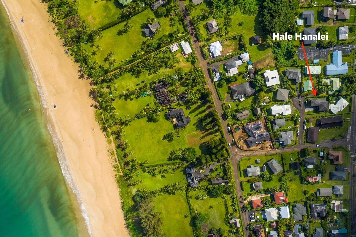 Walking Distance to Hanalei bay with A/C, Hot Tub gallery image 4
