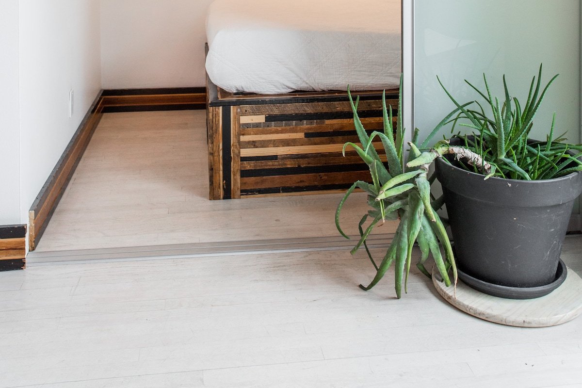 The Woodsman’s Gallery at OHC – No Cleaning Fee! gallery image 4