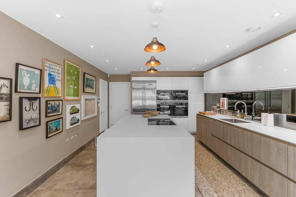 Stunning Mews House gallery image 5