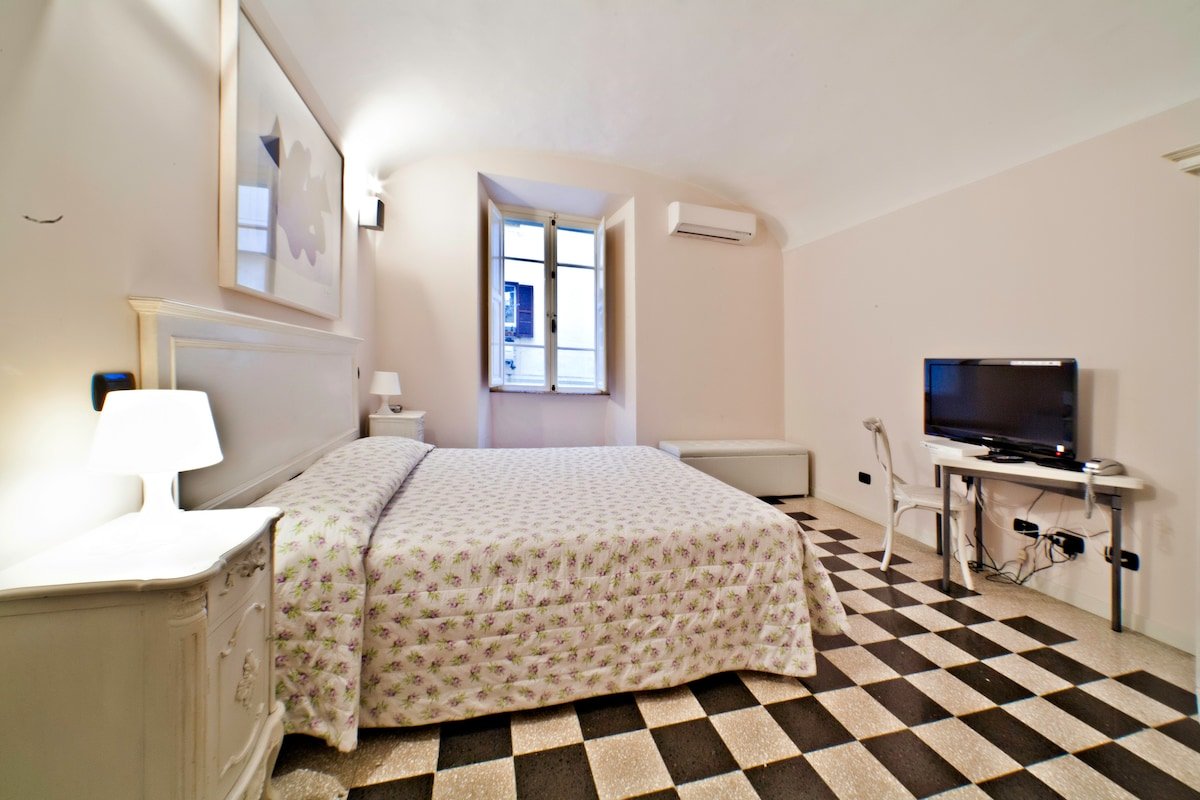 ELEGANT 3BR/2BATH WIFI SATELLITE TV gallery image 5